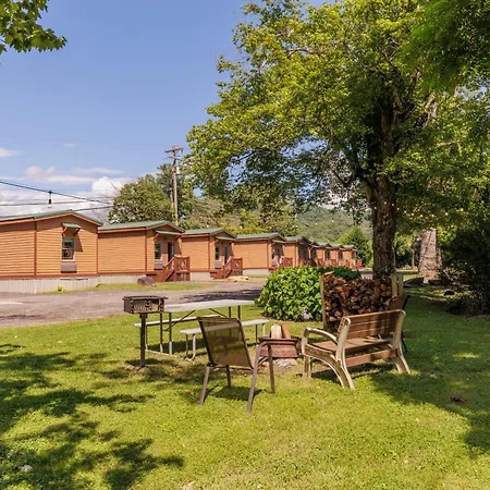 Qualla Cabins And Motel Cherokee Near Casino Whittier Exterior photo